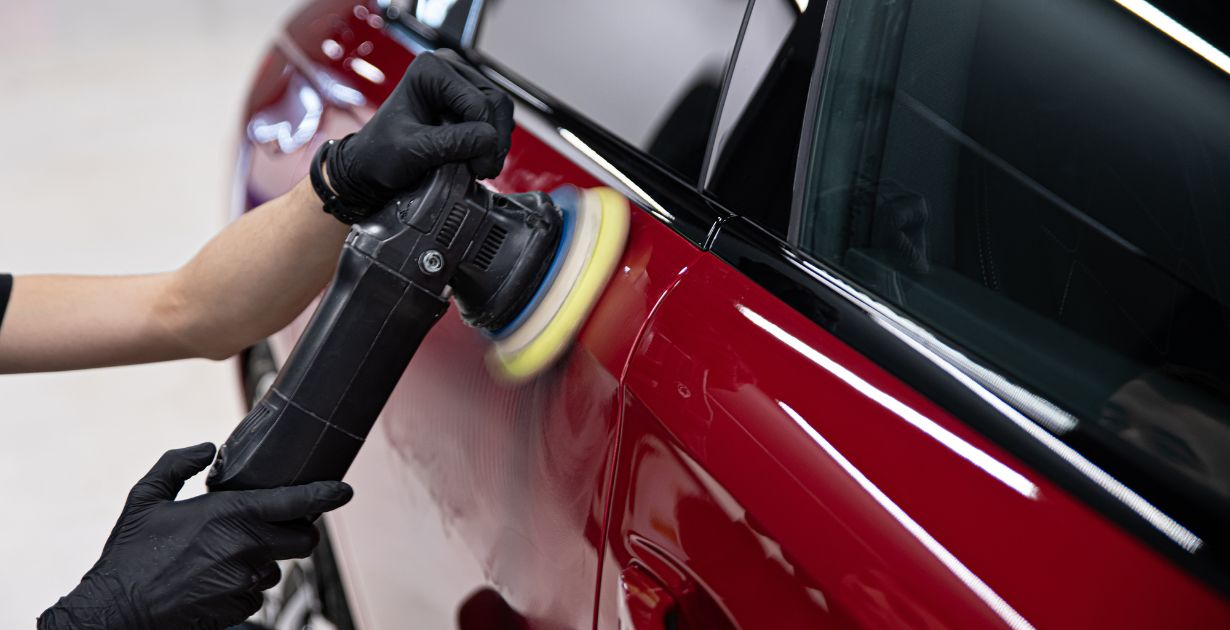 vitrificacao-e-polimento-no-carro-vermelho-brilhante