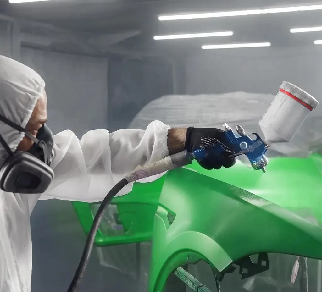 Pintura-de-para-choque-automotivo-em-Campinas-sendo-realizada-em-oficina-especializada